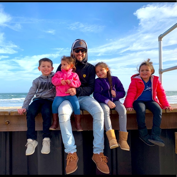 Meet your Posher, Dominic - Picture 2 of 6